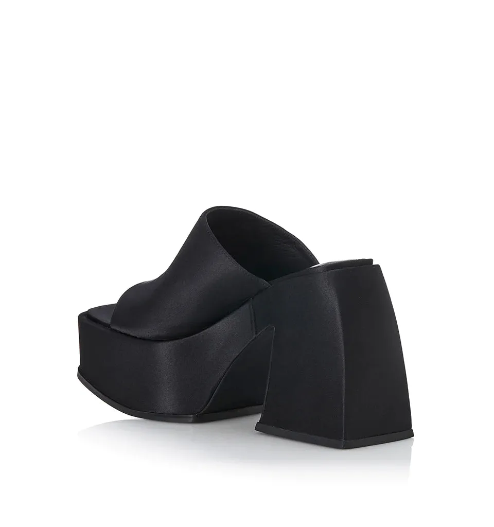 ALIAS MAE Womens Lydia Platform Mules - Black Satin