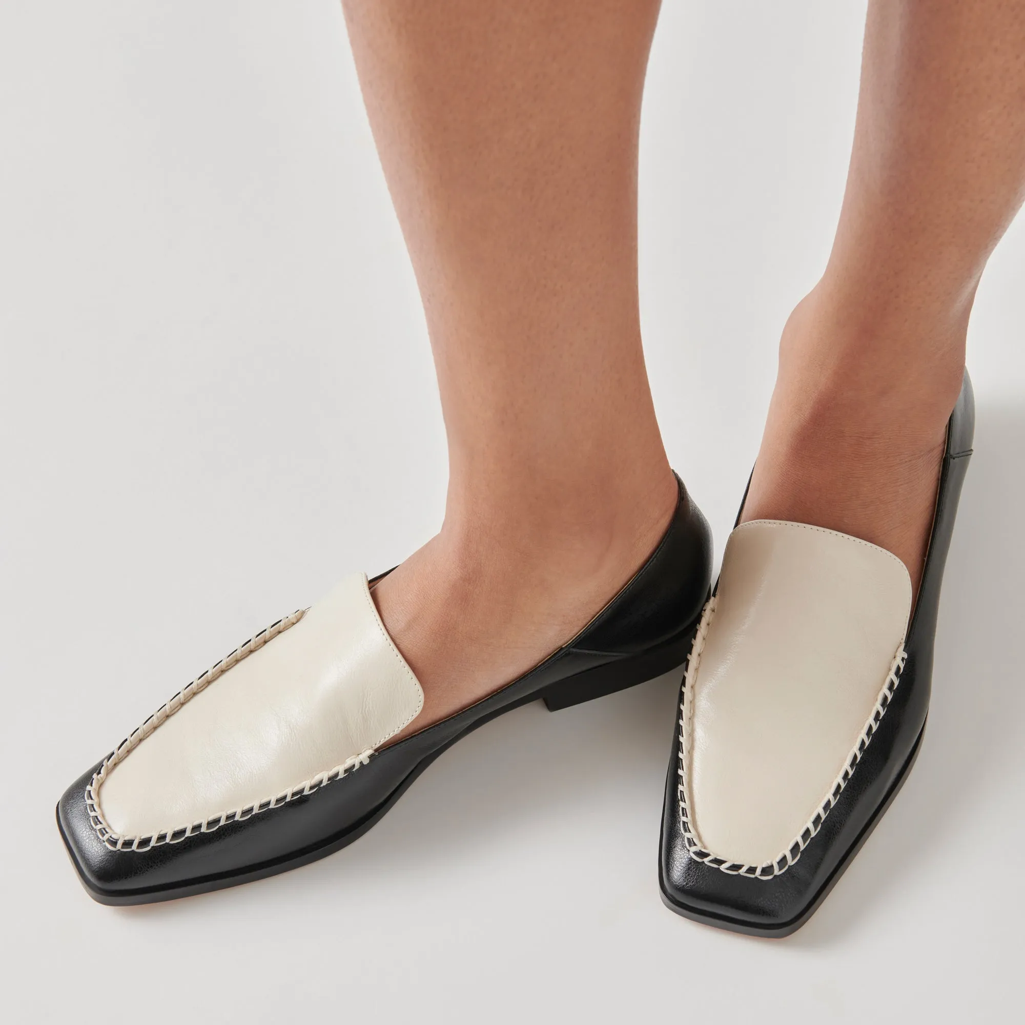 BENY FLATS WHITE BLACK CRINKLE PATENT