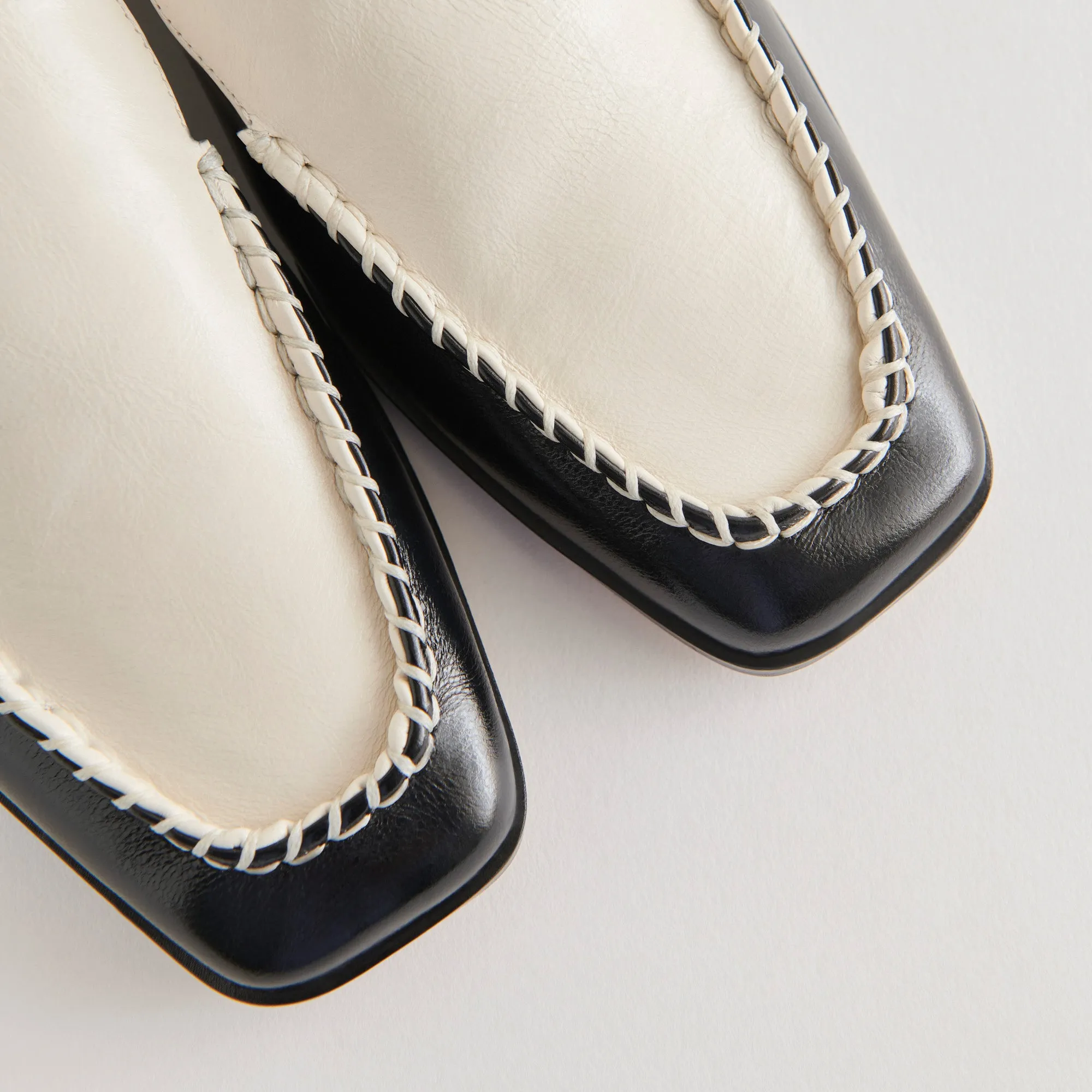 BENY FLATS WHITE BLACK CRINKLE PATENT