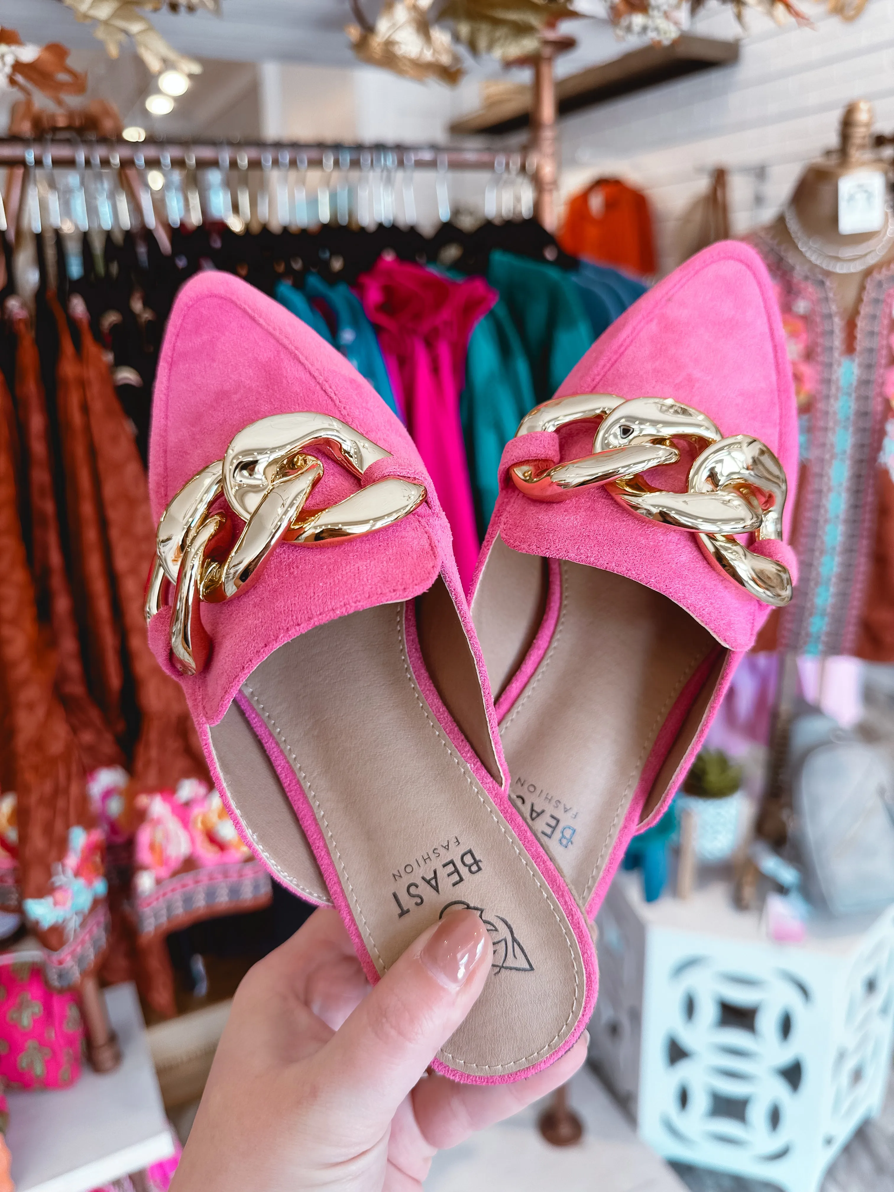 Beverly Hills Fuchsia Chain Pointed Toe Mule