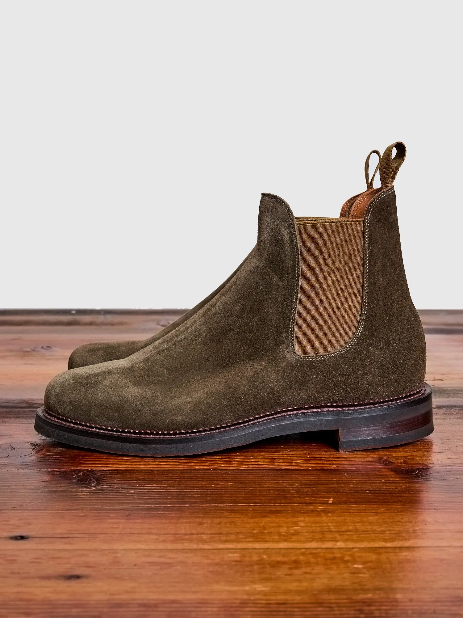 Chelsea Boot 2030 in Dark Olive Janus Calf Suede