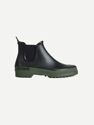 Chelsea Rainwalker In Black and Green