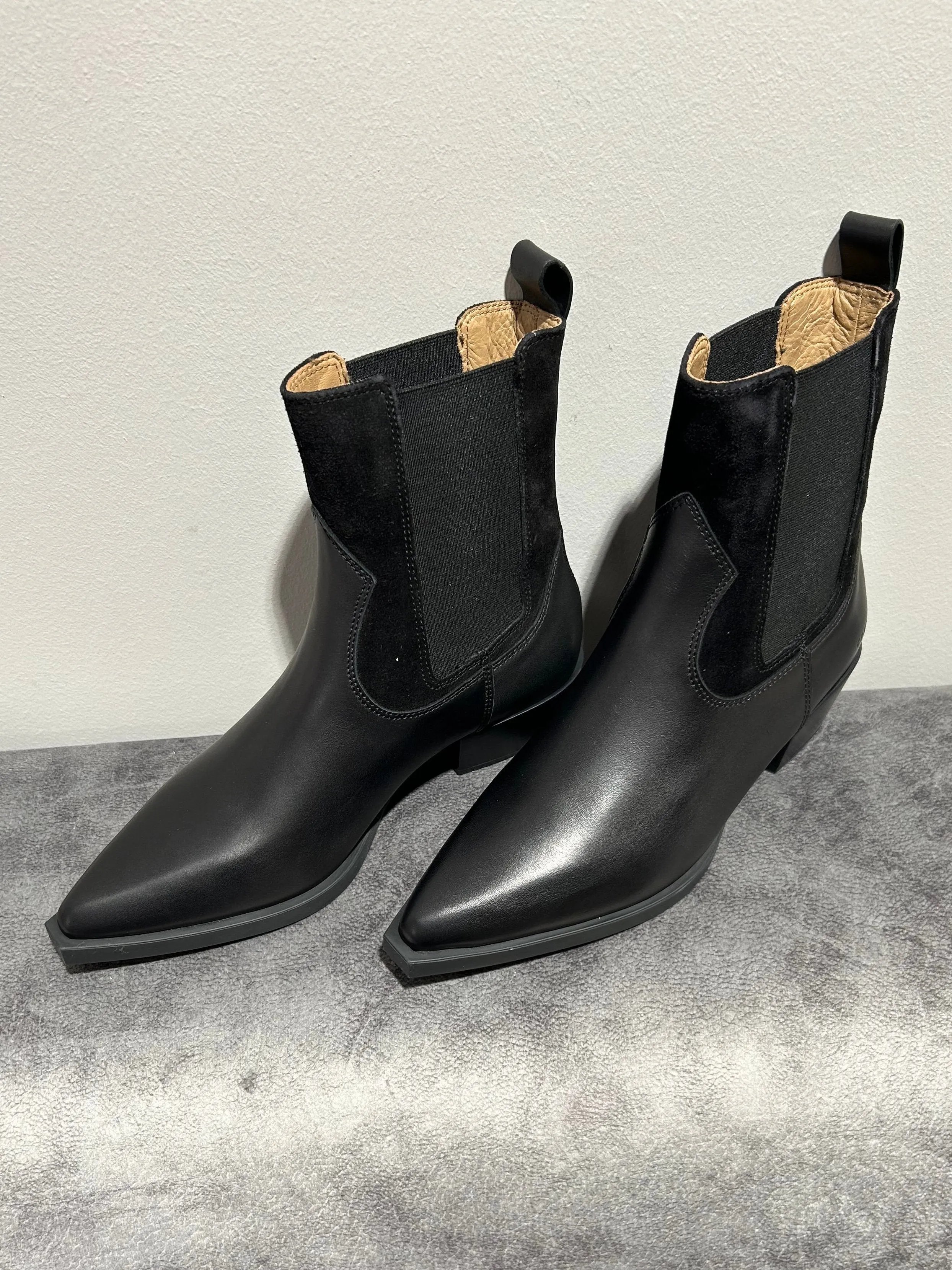 COPENHAGEN Black Leather Boots