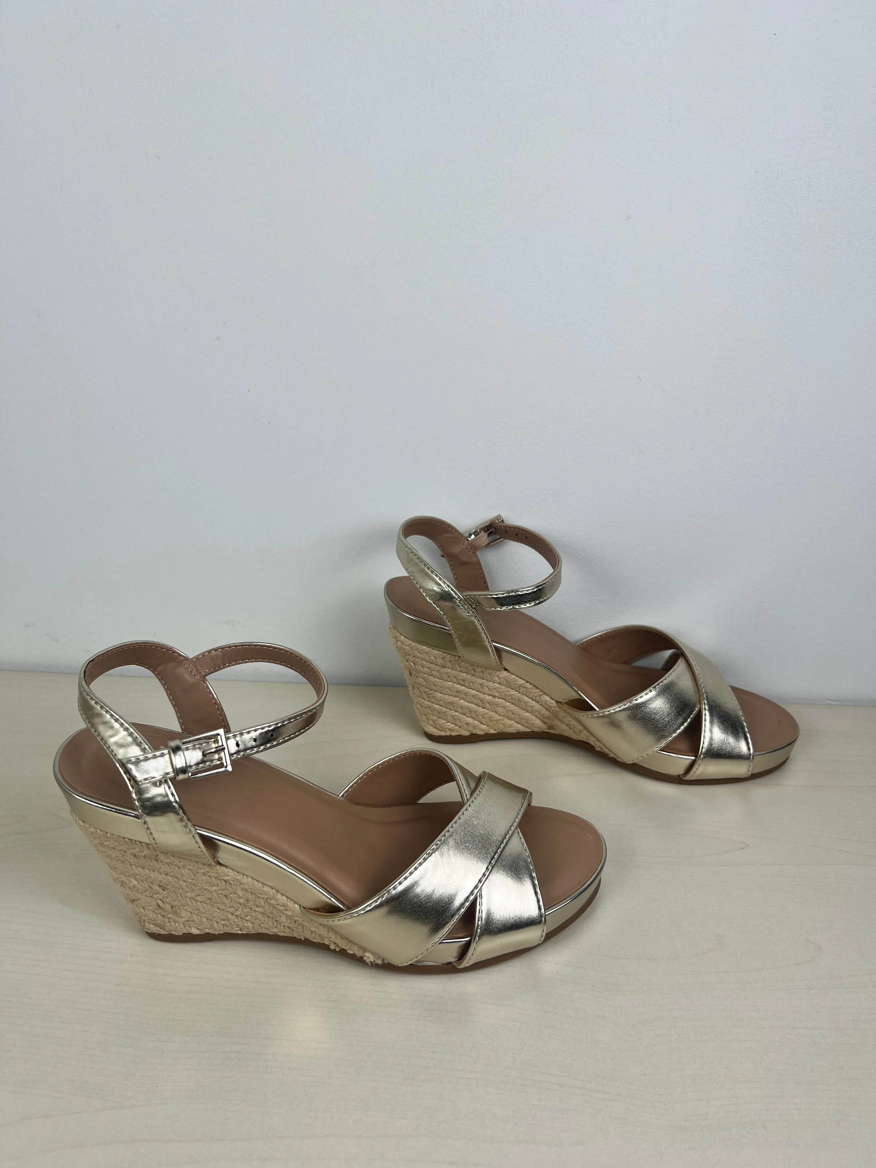 Gold Sandals Heels Wedge Aerosoles, Size 8