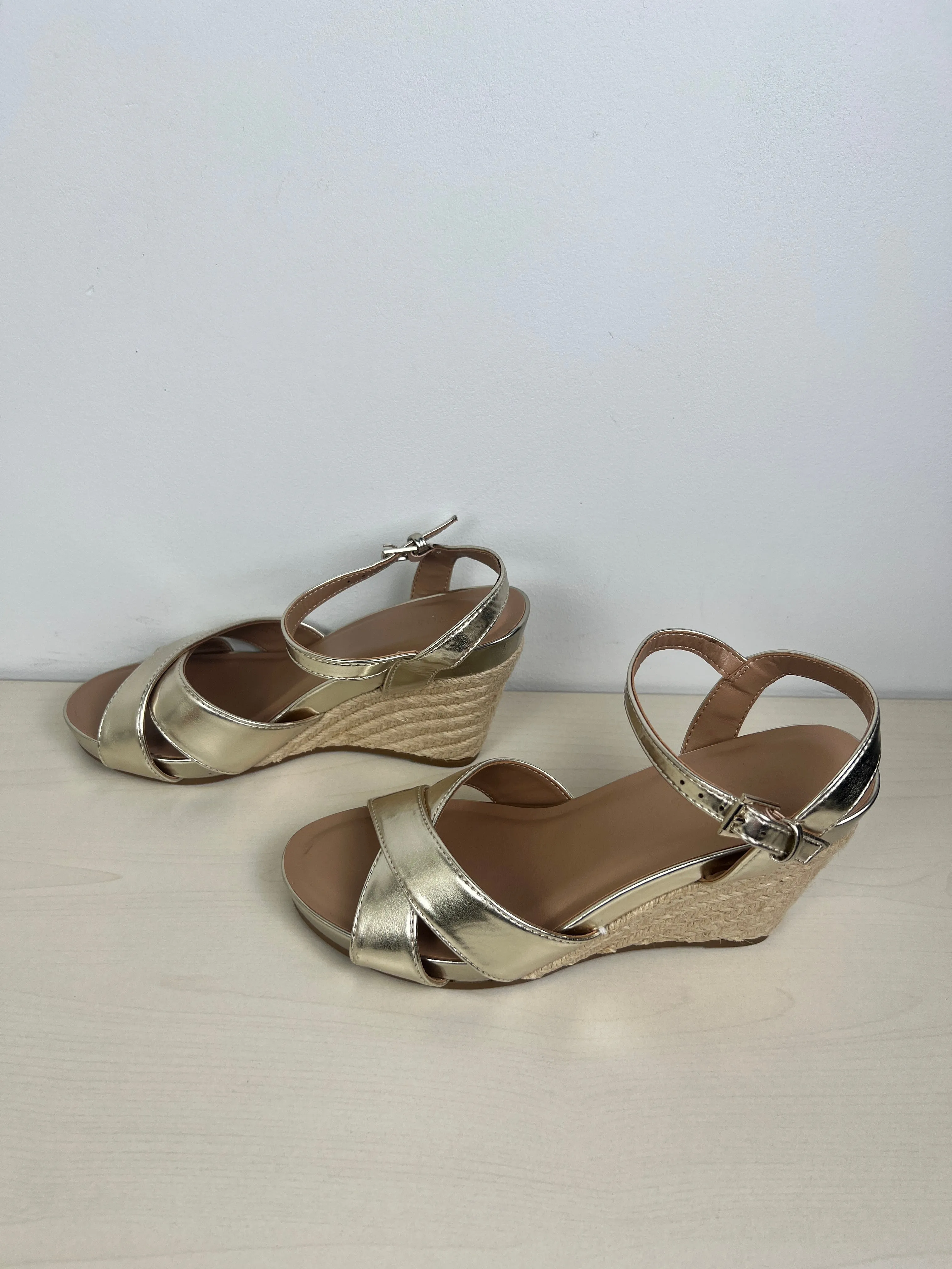 Gold Sandals Heels Wedge Aerosoles, Size 8