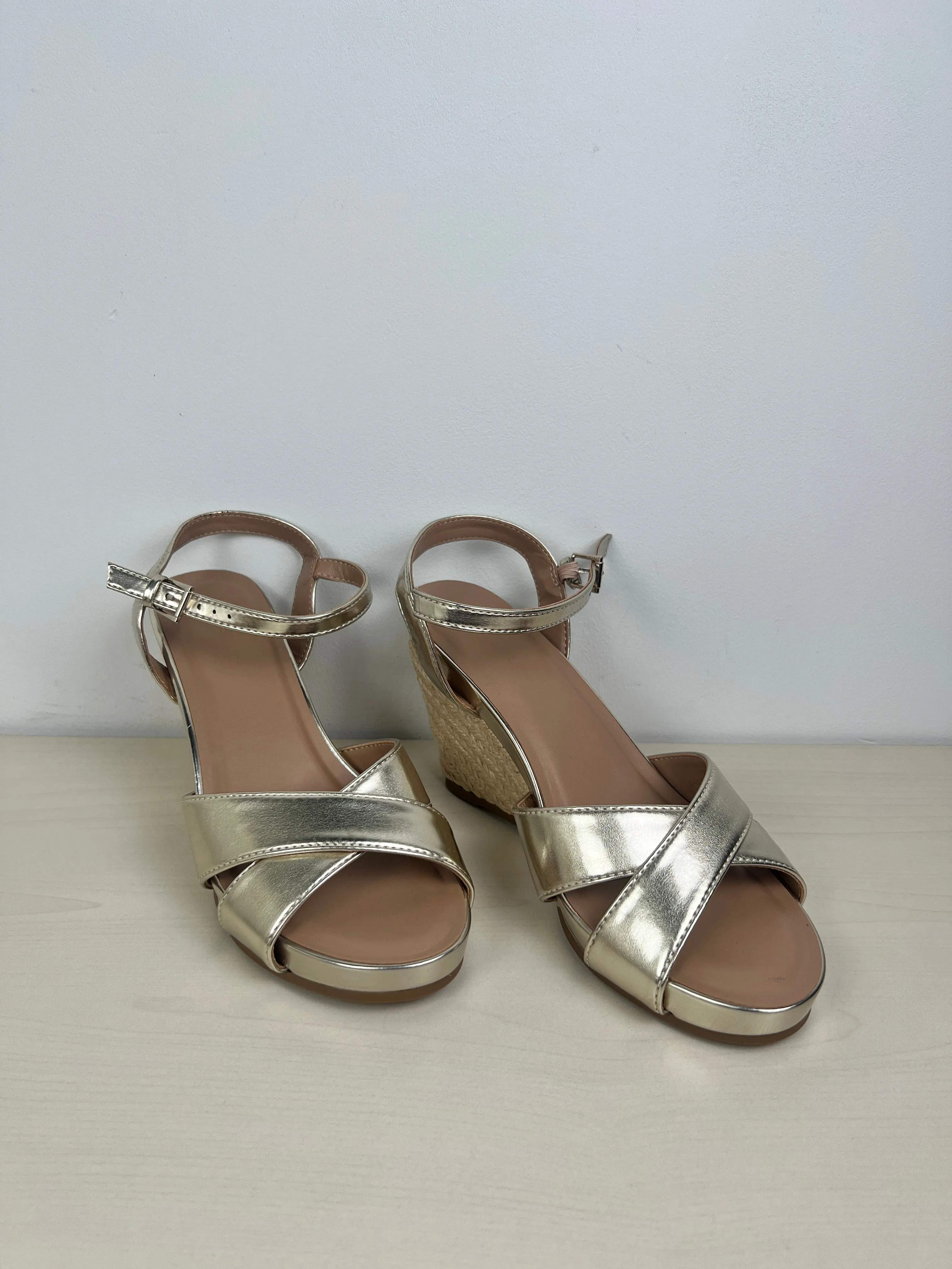 Gold Sandals Heels Wedge Aerosoles, Size 8