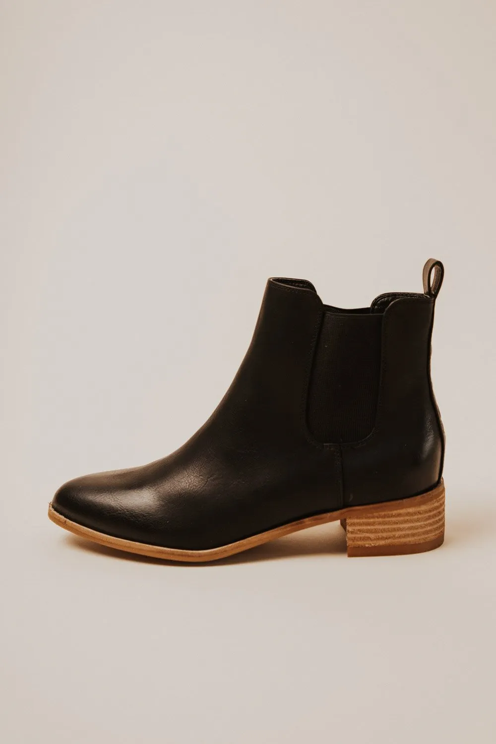 Norway Chelsea Boots in Black