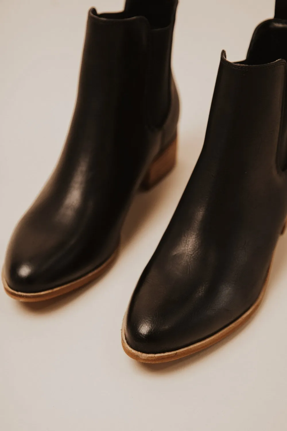 Norway Chelsea Boots in Black