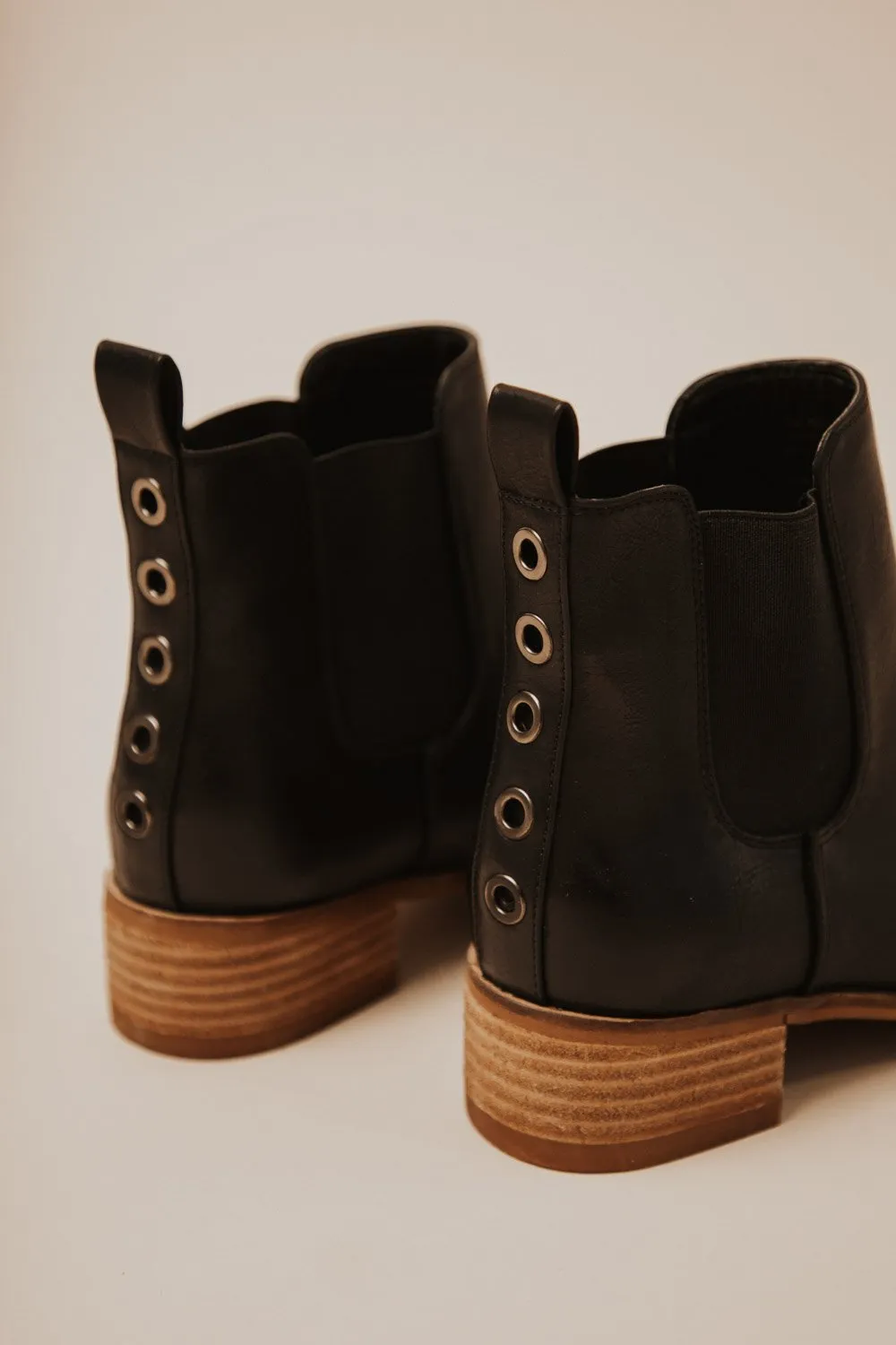 Norway Chelsea Boots in Black