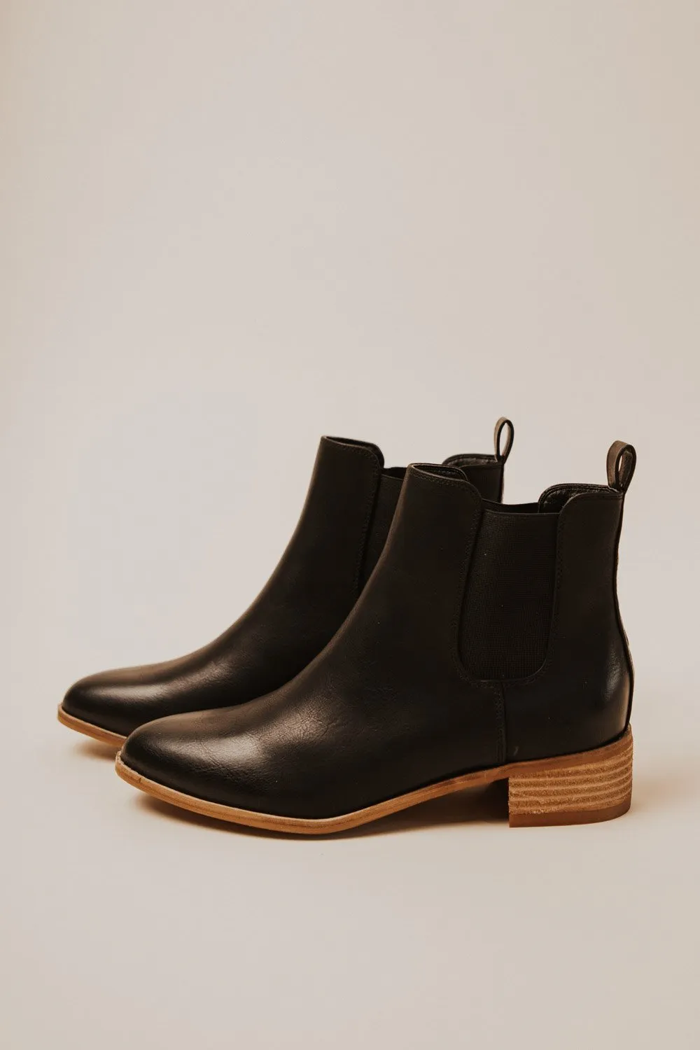 Norway Chelsea Boots in Black