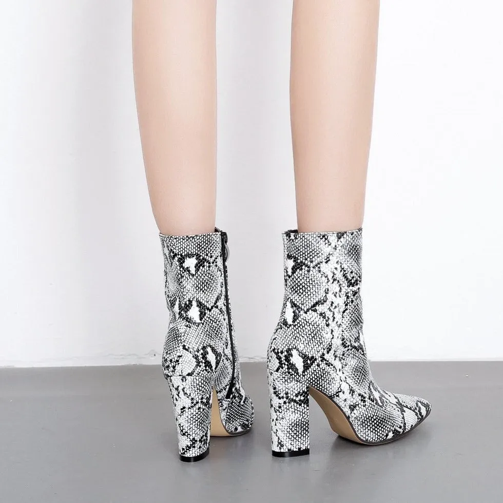 Pointed Thick Heel  Zipper Boots