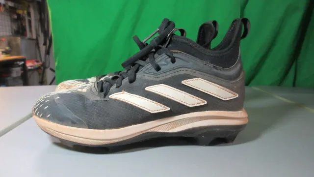 Used ADIDAS Shoe Size YOUTH 4 Black/White Shoes/Cleats