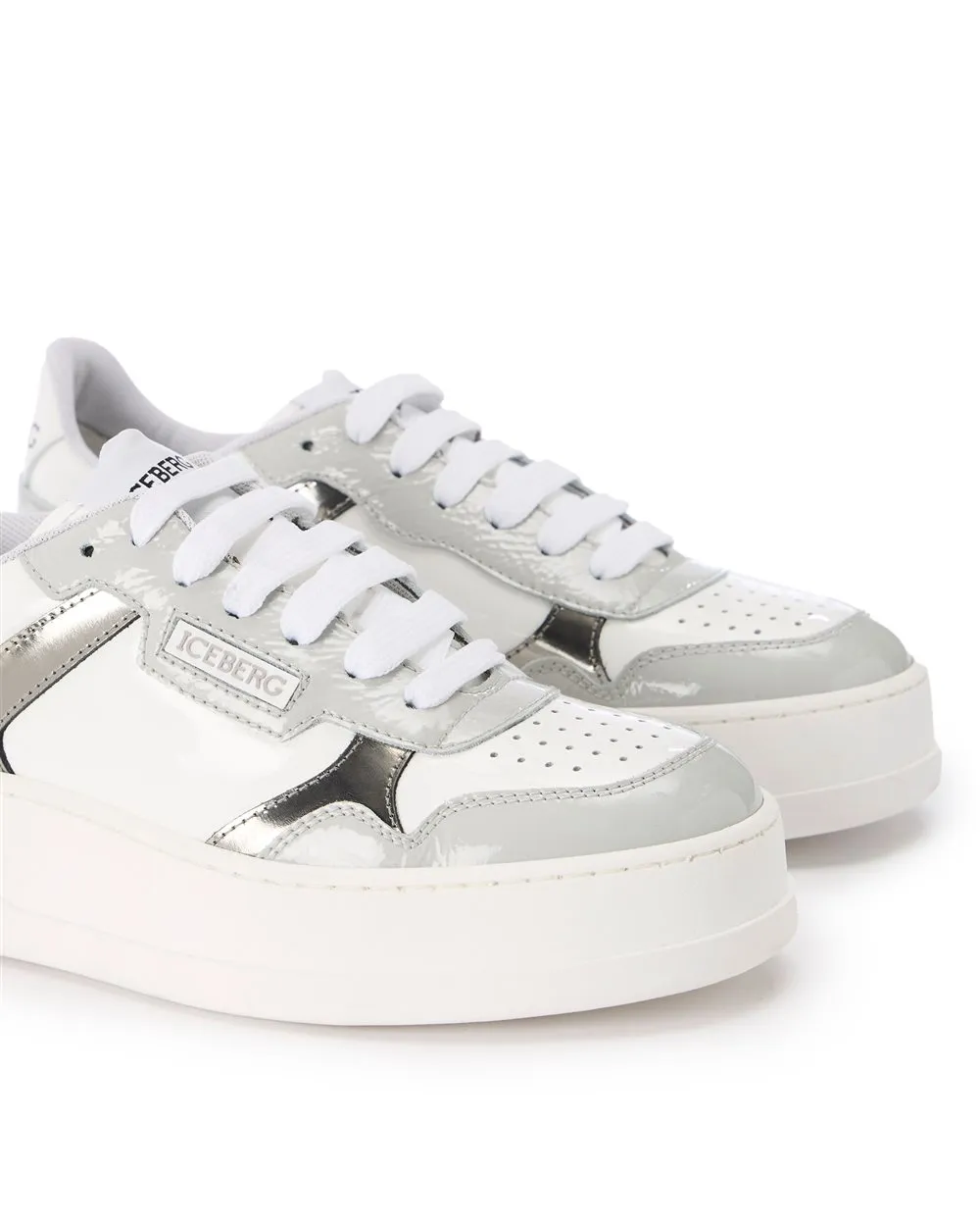 Versatile sneakers with chunky sole